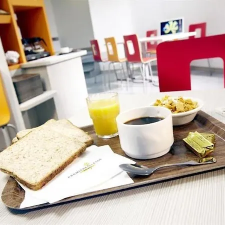 Premiere Classe Lille - Villeneuve D'ascq - Stade Pierre Mauroy Hotel